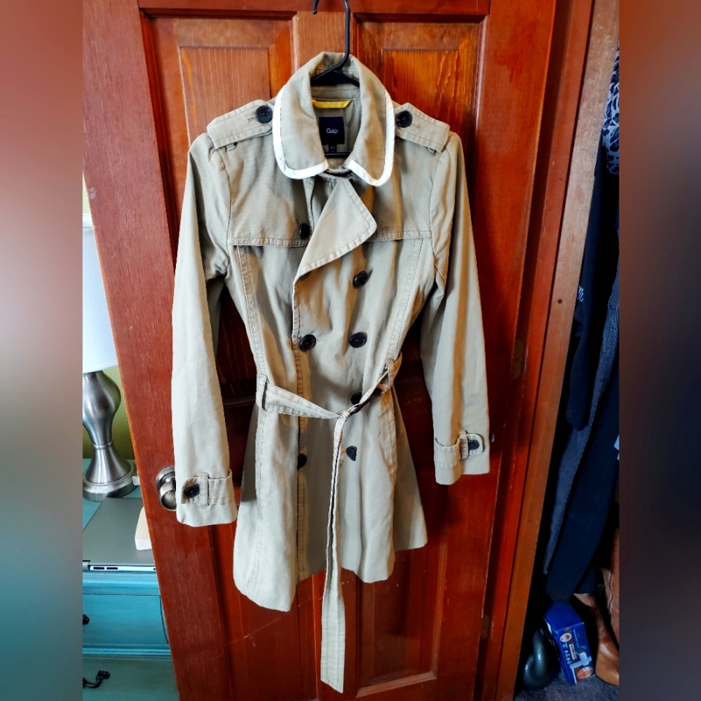 GAP Women's Trench Coat, Size Small
